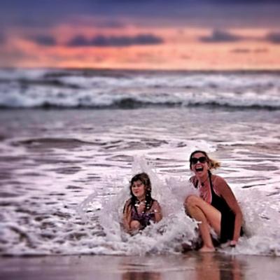 2013-01-03-MeClaireinwaves-thumb