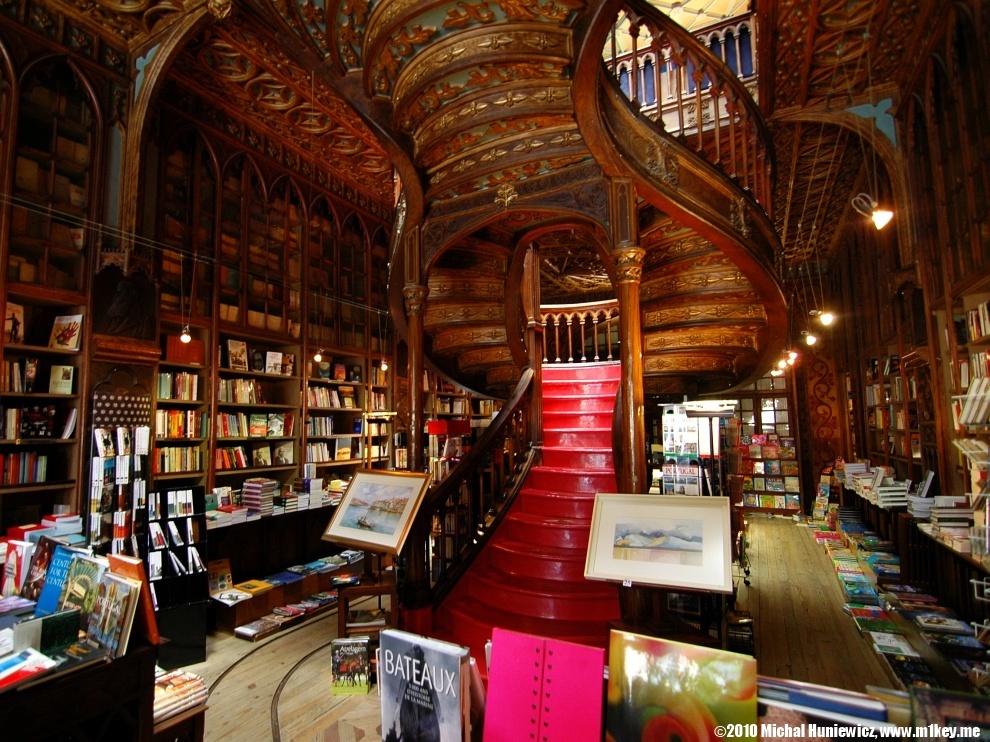 Livraria Lello e Irmao, Porto, Portugal
